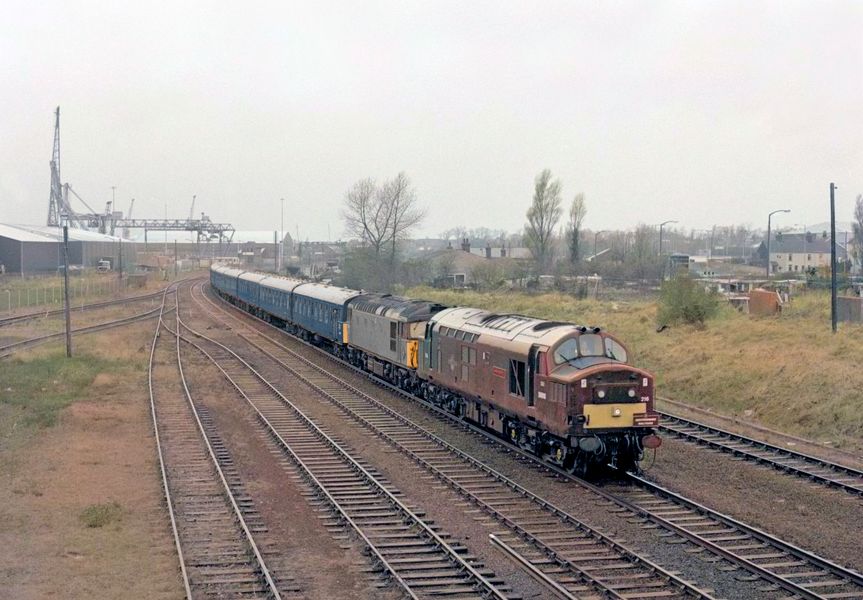 37216+33101 Lowestoft 9th January 1993