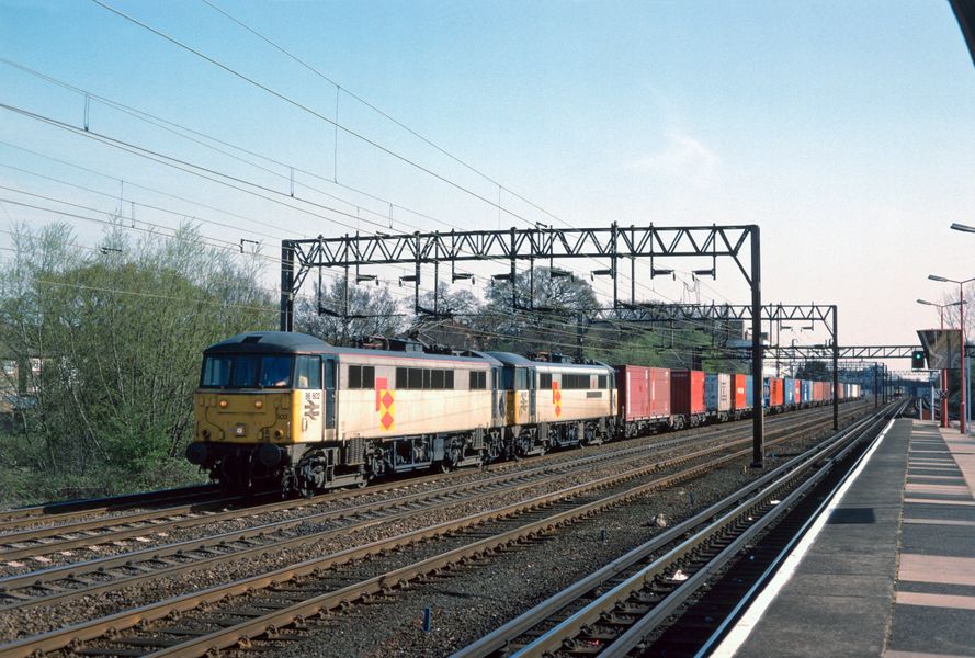 86602+86621 South Kenton 11th April 1994