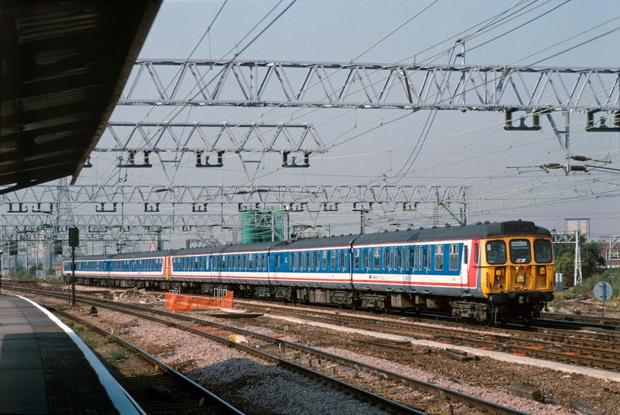 312714+312712 Stratford 21st July 1994