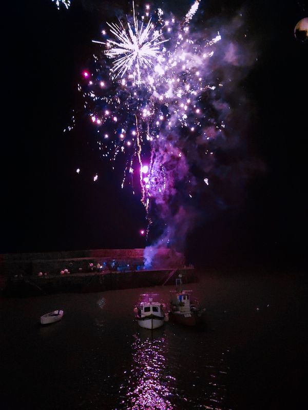 CLOVELLY NEW YEAR FIREWORKS IN DEVON