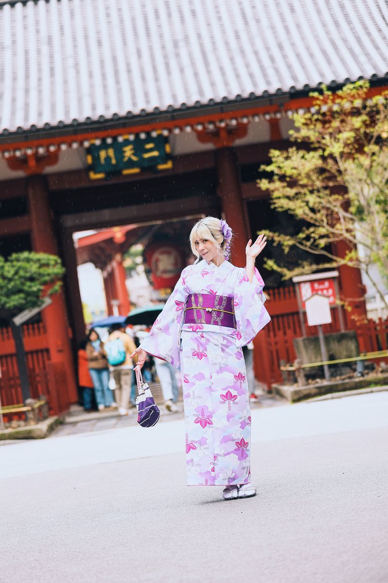 Elegant Spring Kimono in Bloom
