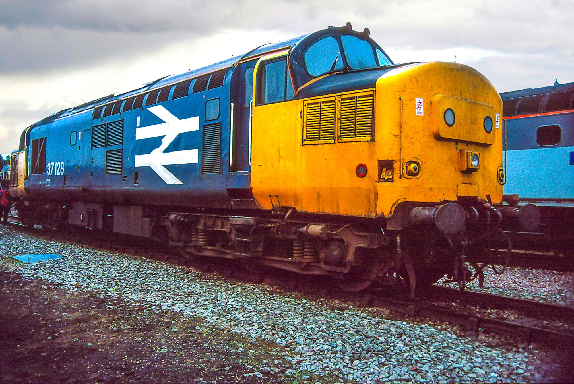 Class 37 - 37128 by IPHPhotography | Clickasnap